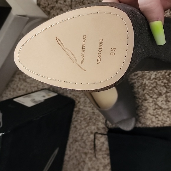 NIB BRIAN ATWOOD LEATHER FEVORA HEEL PUMP 9.5 - Picture 12 of 12